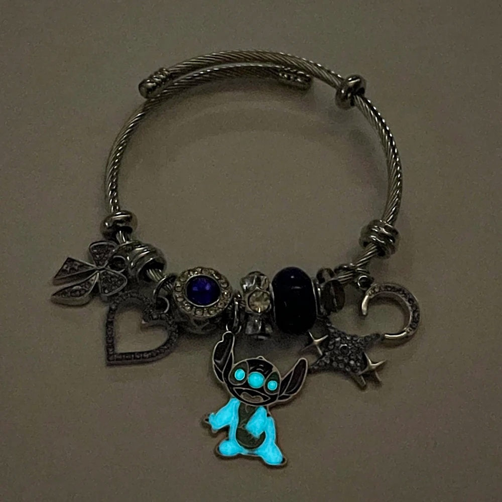 ✨💙 Glow-in-the-Dark Stitch Bracelet – Cute Cartoon Luminescent Adjustable Jewelry Gift for Kids & Fans FAIRY KIDS